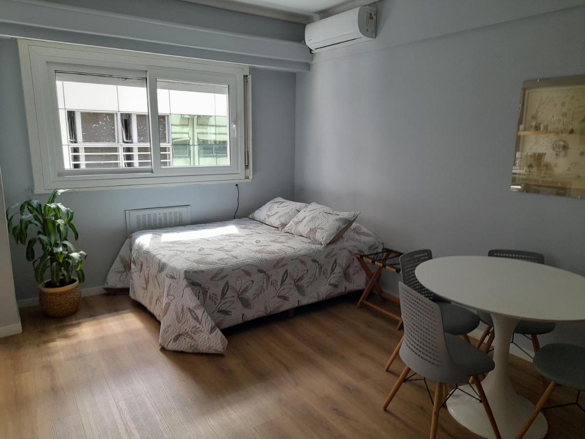 Moderno Esmeralda Apartment